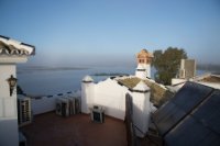LBL2000348-1200  From the top of Hotel Toruño, there is a first-class view to the birds in the marismas © Leif Bisschop-Larsen / Naturfoto