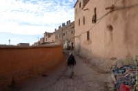 LBL2400144-1200  Walking the old city of Ouarzazate © Leif Bisschop-Larsen / Naturfoto